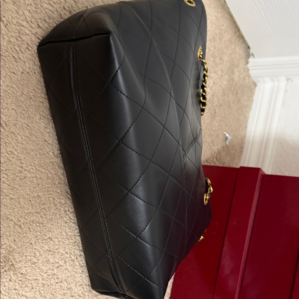CHANEL VIP Black Quilted Shoulder Bag with Gold Hardware - Picture 6 of 12